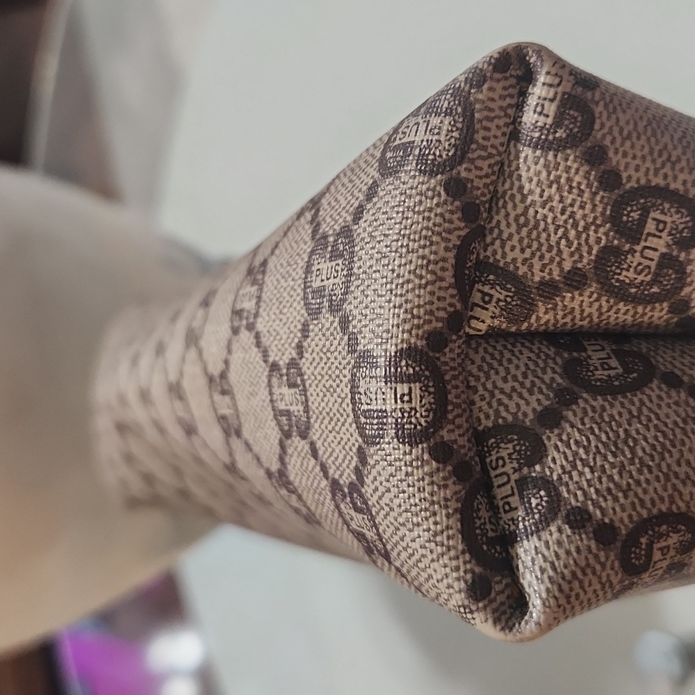 Gucci Plus Pouch - Picture 9 of 10